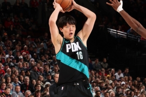 高倍镜认证！斯普利特：杨瀚森有邓肯的影子 他得加练一些三分