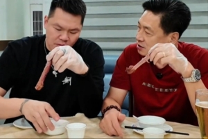 李春江：终于有时间跟朱总快乐一下啦 大弟子好久不见 甚是想念啊