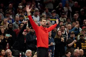 骗人！斯普利特承诺给杨瀚森更多时间 12中1的乐福却打了18分钟