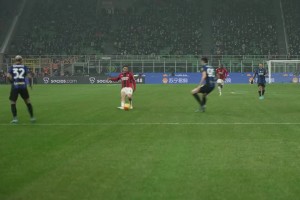 米兰德比回顾！吉鲁在3分钟内梅开二度，助AC米兰逆转战胜国米